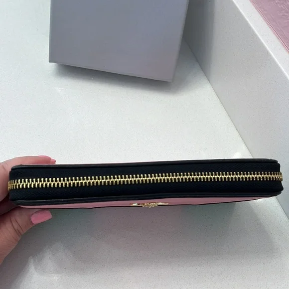 Vivienne Westwood zip wallet in box. - Picture 5 of 12